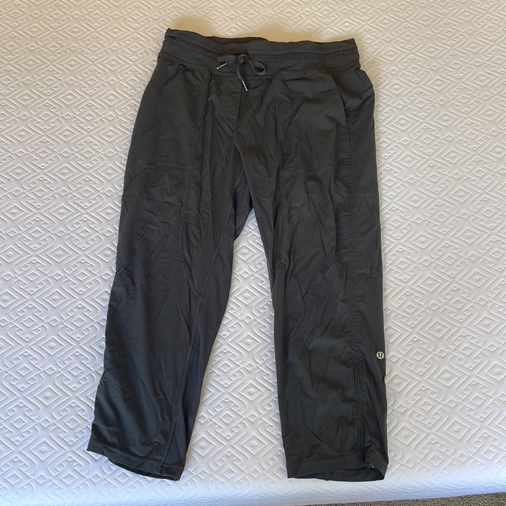 Lululemon size 10 pants